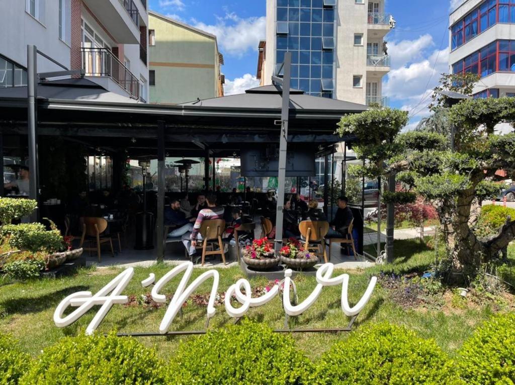 Lovely Apartment Tirana Extérieur photo